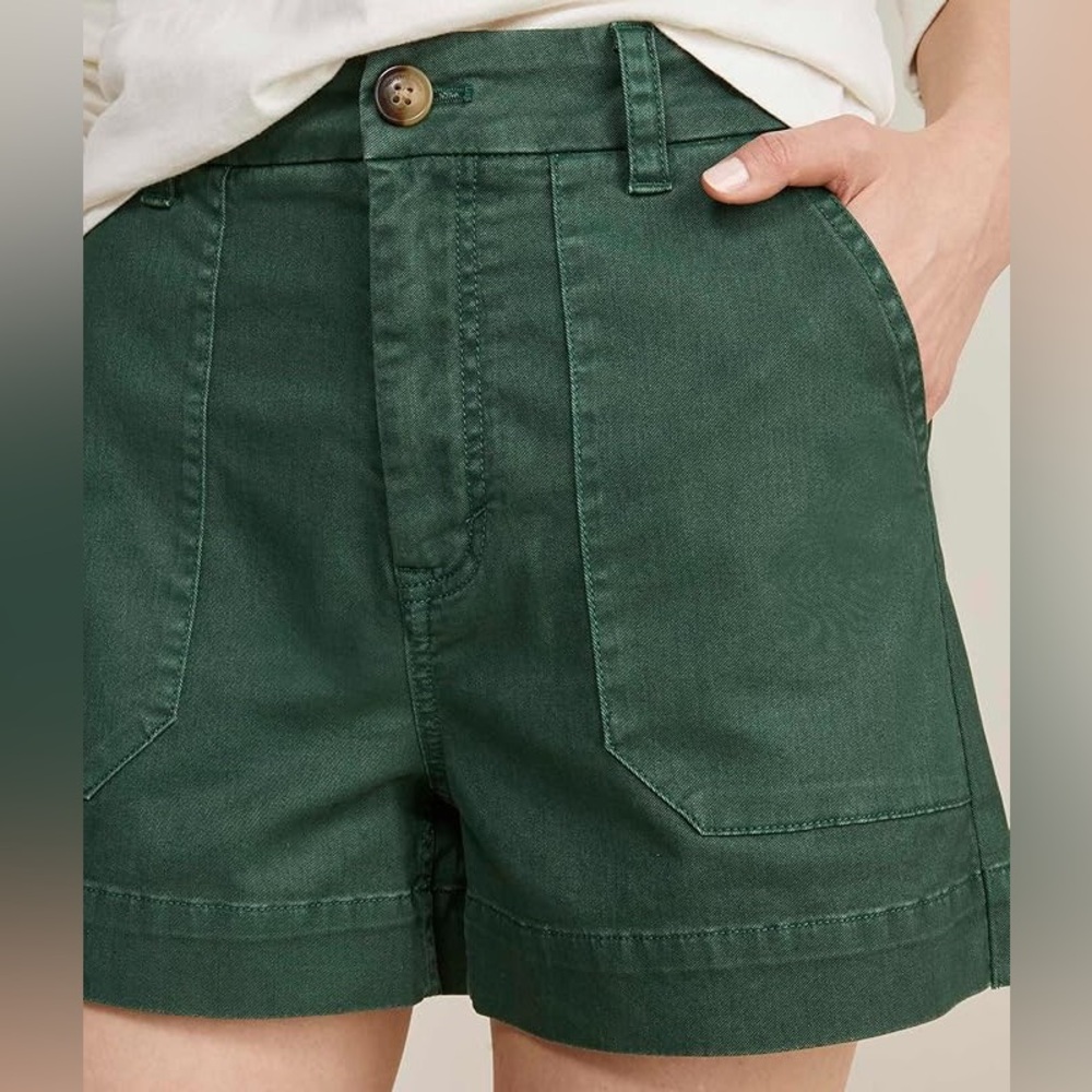 New Vineyard Vines Women's 3 1/2 Inch Vintage Forest Green Women's Cargo Shorts - Picture 2 of 4